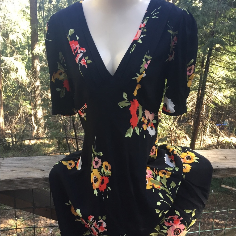 Free People black deep V front flowy jacquard ,floral puff sleeve - Picture 7 of 12